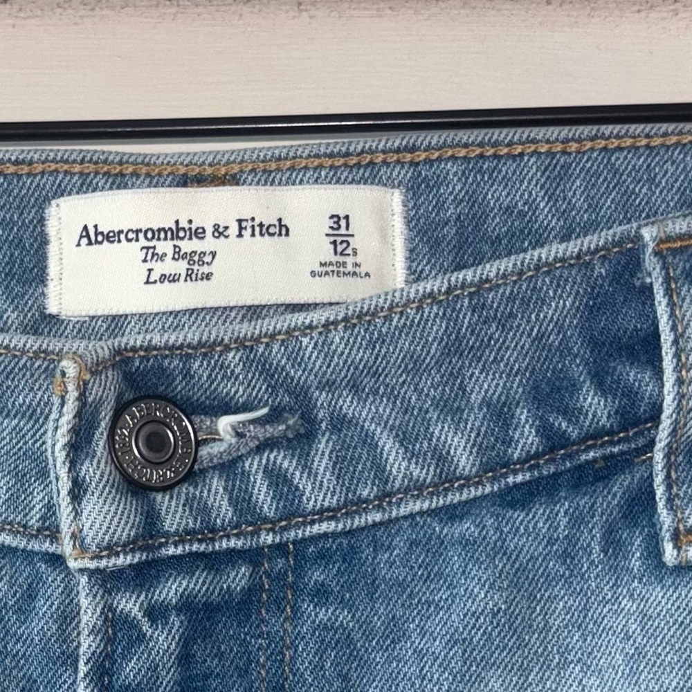 Abercrombie & Fitch The Baggy Low Rise Denim Cuffed Hem Jeans size 12/31 - Picture 7 of 7